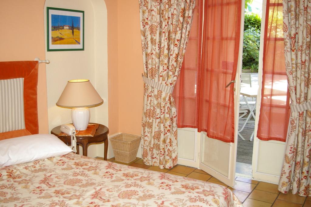 Le Cedre De Soyons Hotel Phòng bức ảnh